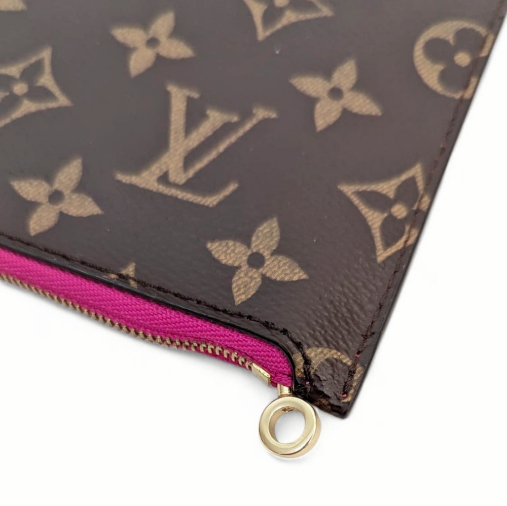 ✨️Authentic Louis Vuitton Wristlet MM Monogram Clutch Bag - Picture 7 of 14